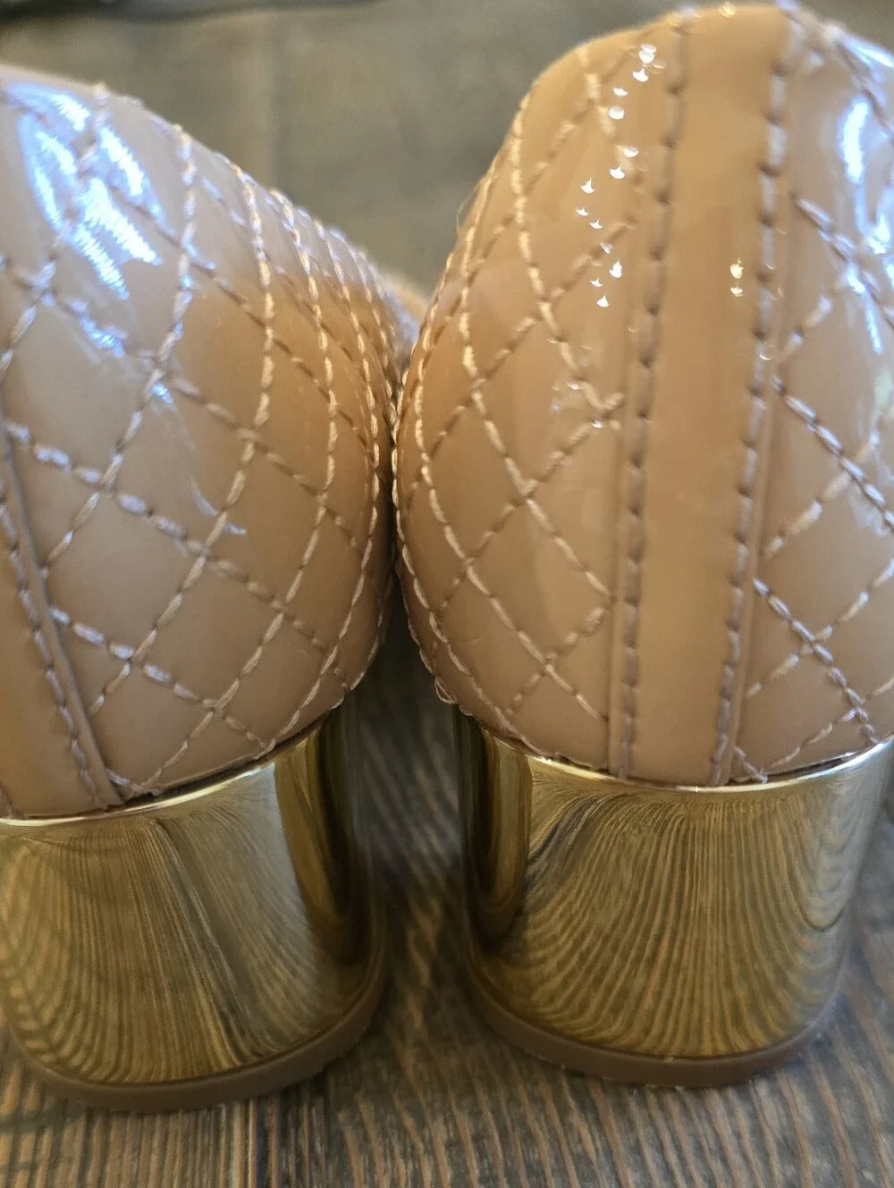 Tory Burch Beige Quilted Patent Leather Block Heel Pumps W S5